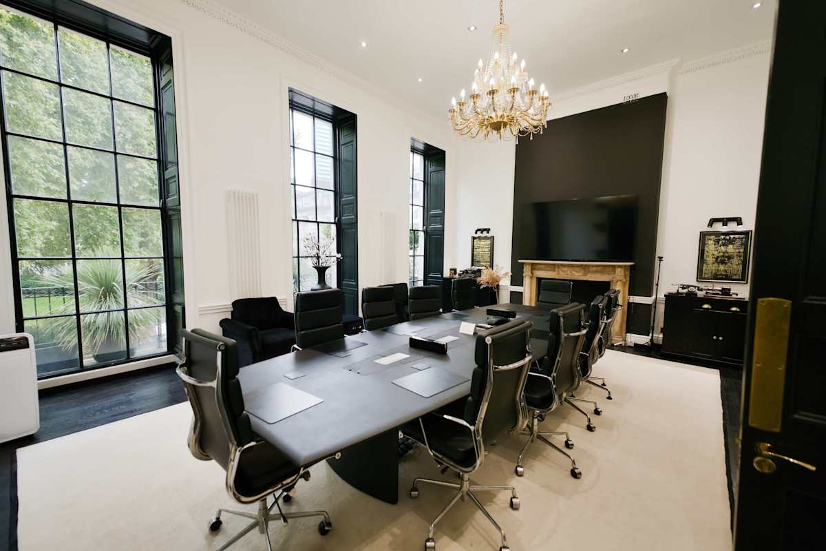 Signature 39 Fitzroy Square interior photo 3