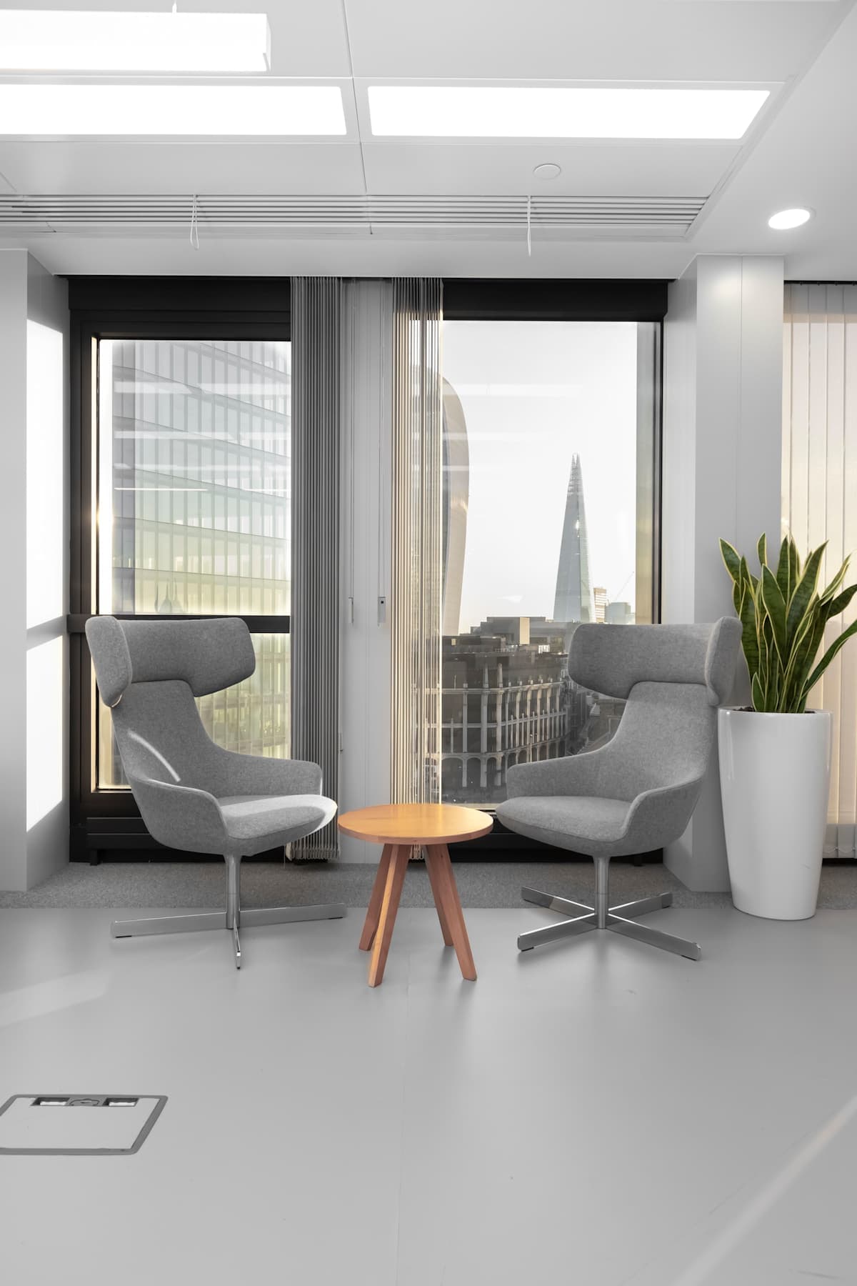 Signature by Regus - London Tower 42 interior photo 2