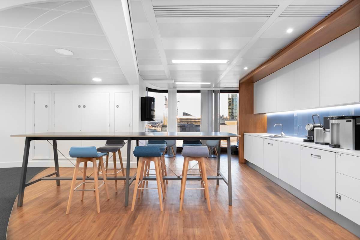 Signature by Regus - London Tower 42 interior photo 5