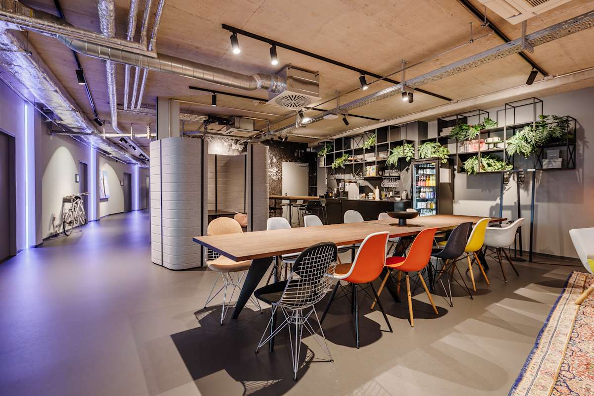 Design Offices Nürnberg Hauptbahnhof interior photo 5