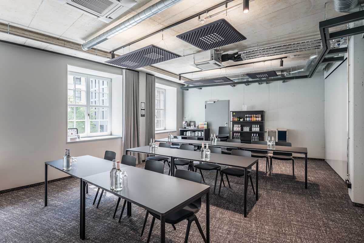 Design Offices Nürnberg Hauptbahnhof interior photo 9