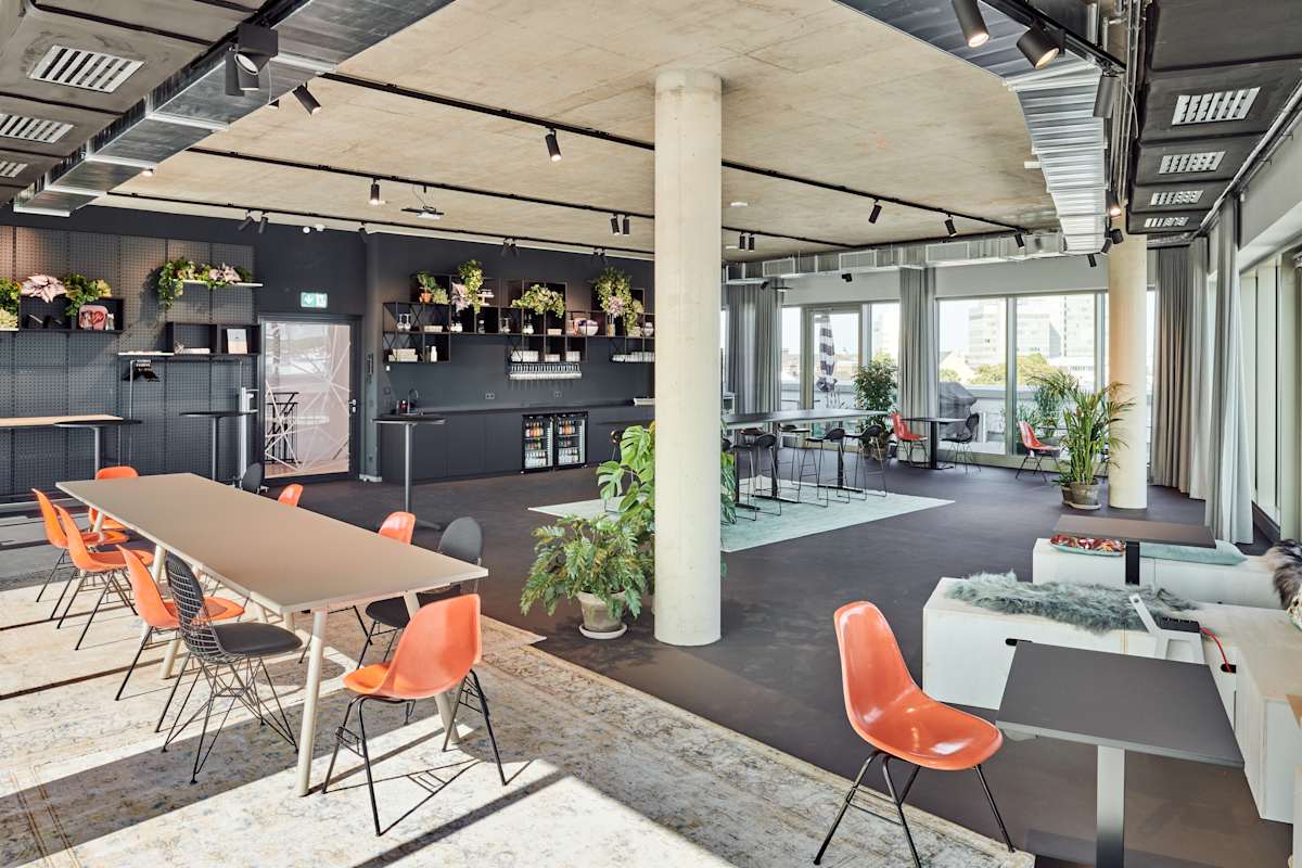 Design Offices Bonn Hauptbahnhof interior photo 5