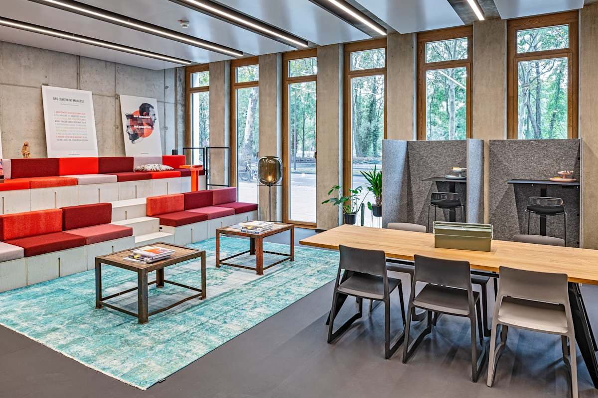 Regus Design Offices, Mediapark interior photo 7