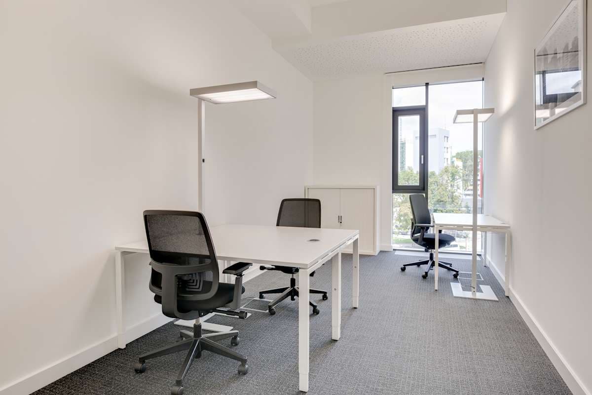 Regus Friedrich-Ebert-Damm 143-145 interior photo 8