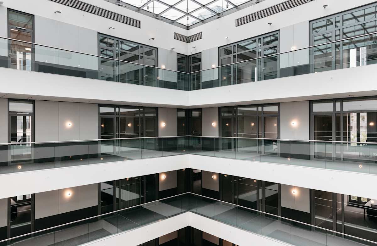 Signature Oper46 interior photo 7