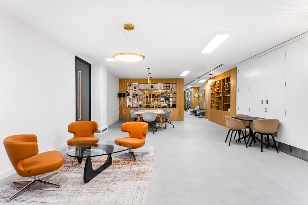 Signature by Regus - London Berkeley Square interior photo 5