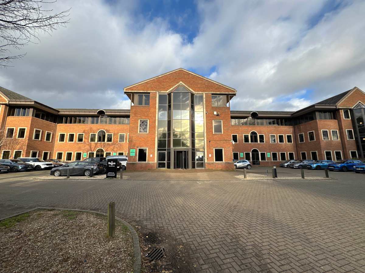 Regus - Heathrow, Bath Road interior photo 1