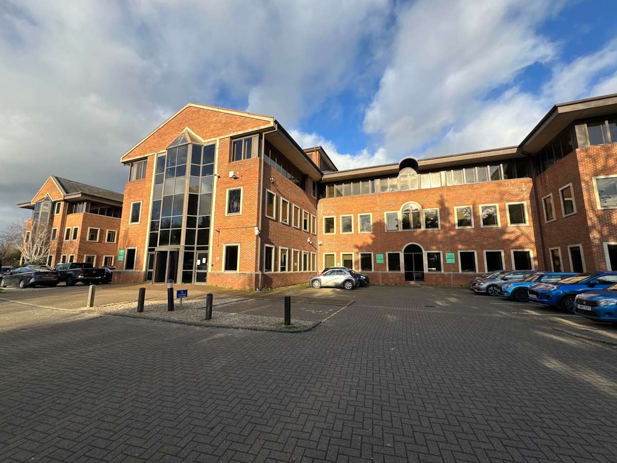 Regus - Heathrow, Bath Road interior photo 11