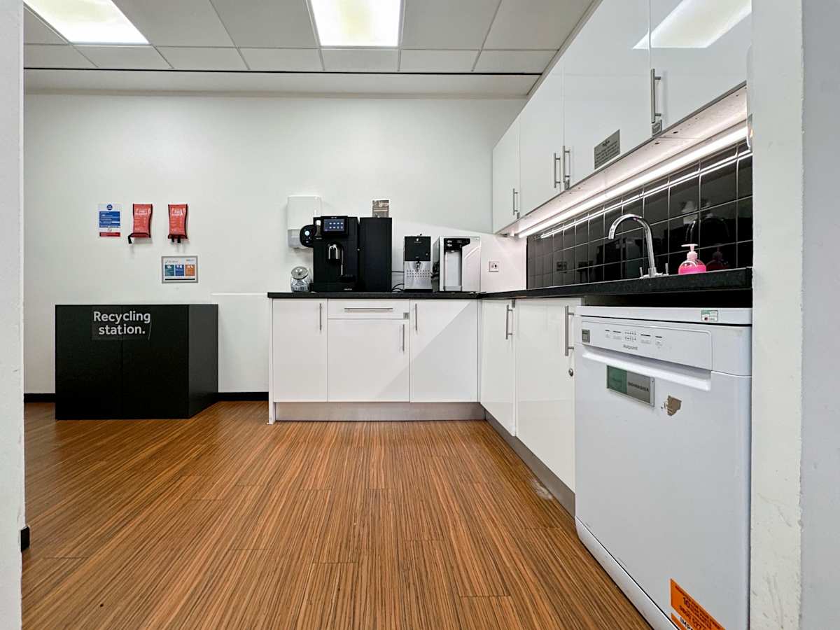 Regus - Heathrow, Bath Road interior photo 6