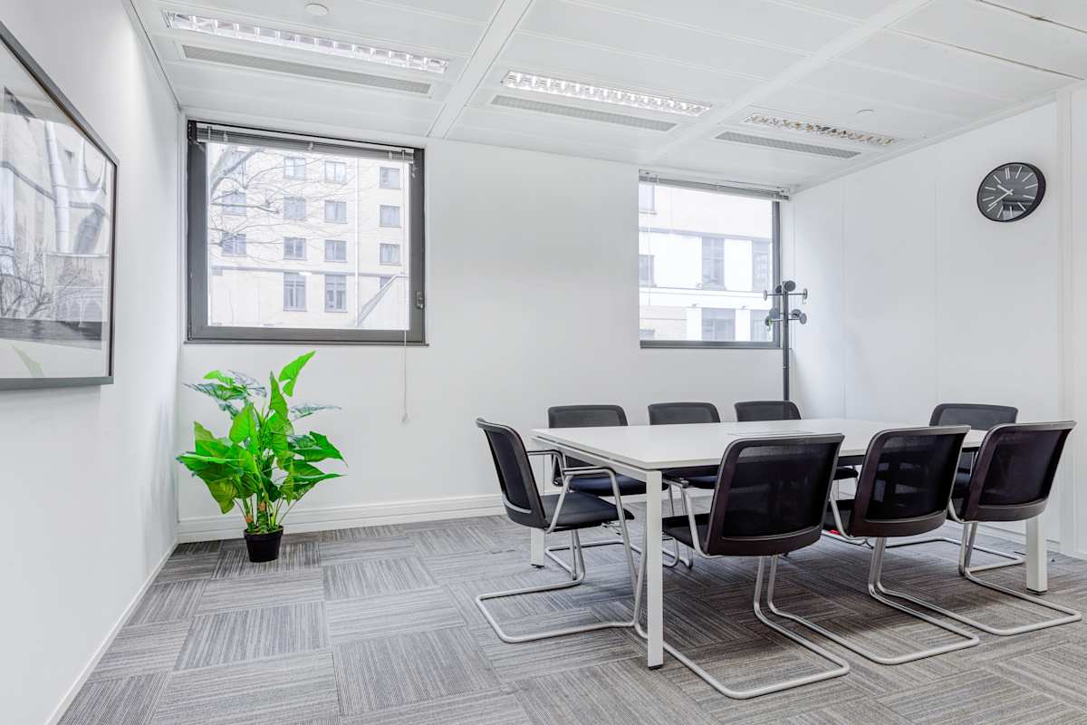 Regus - Croydon Lansdowne Road interior photo 3