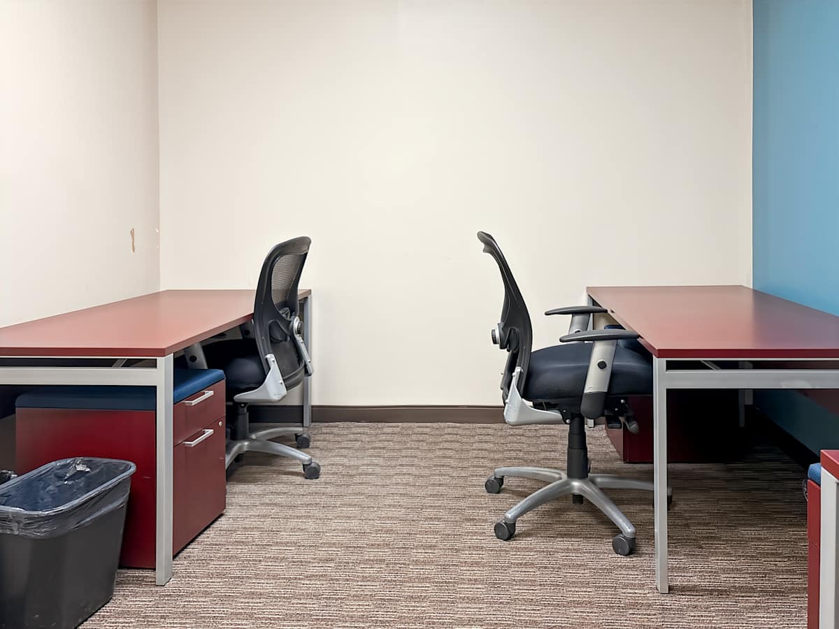 Regus 380 Wellington Street interior photo 11