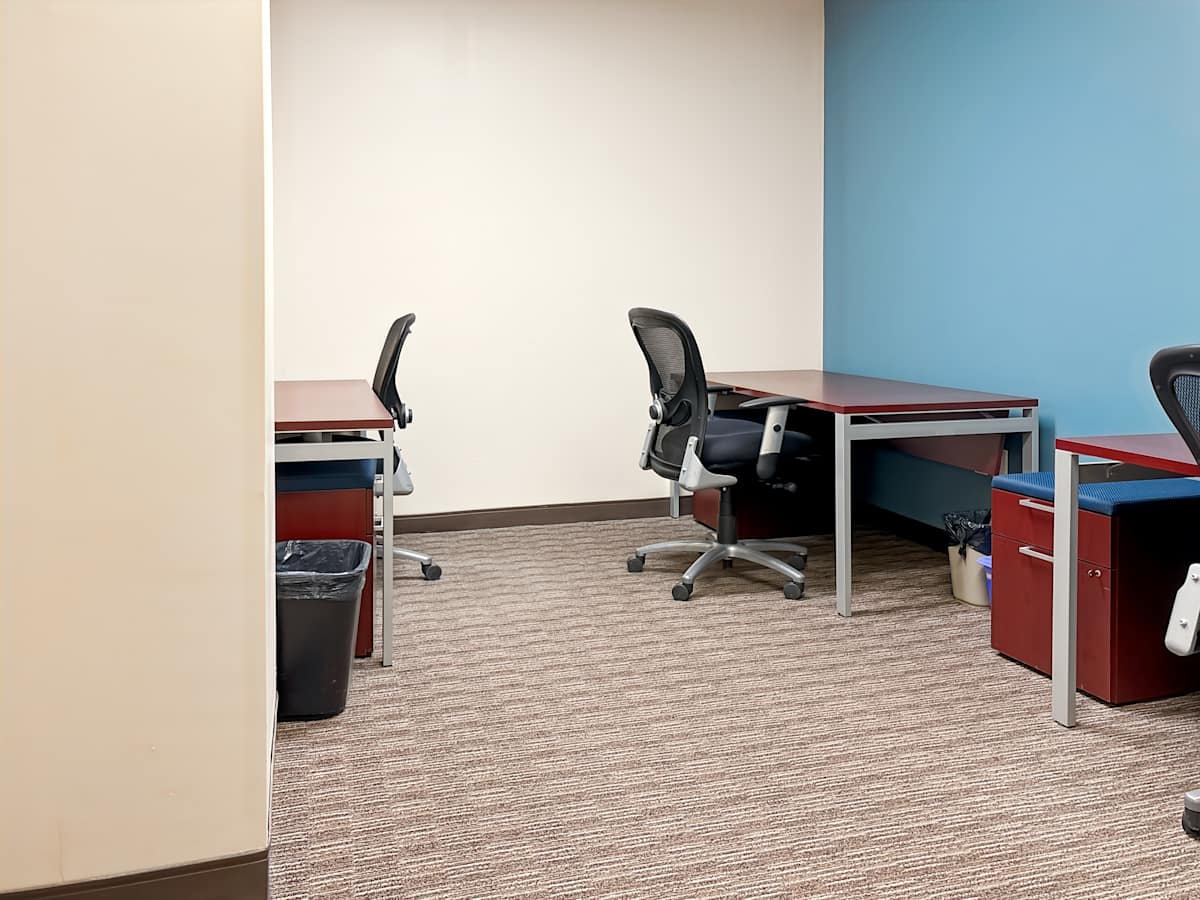 Regus 380 Wellington Street interior photo 12