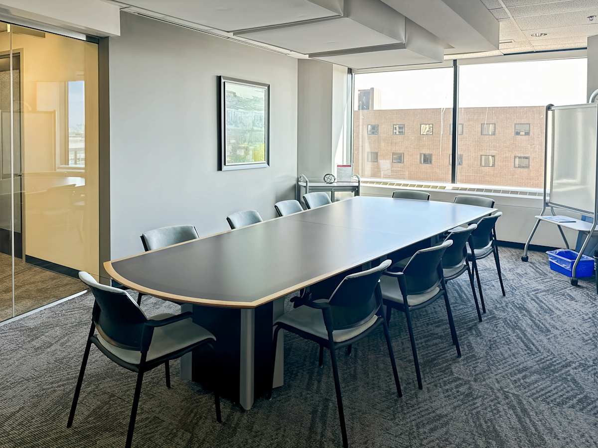 Regus 380 Wellington Street interior photo 9