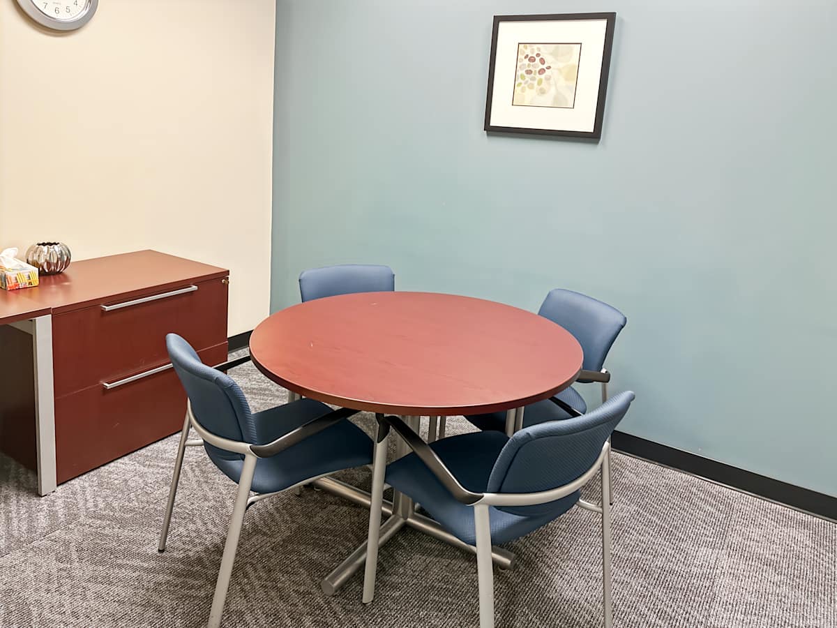 Regus 380 Wellington Street interior photo 10
