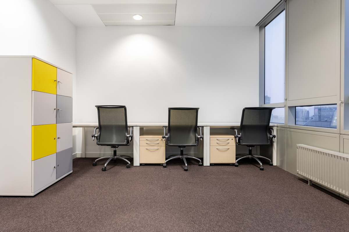Regus - Warsaw Skylight interior photo 9