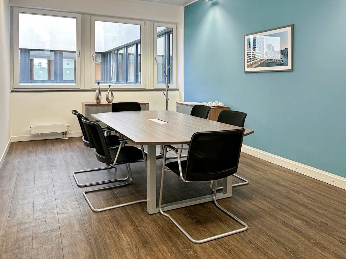 Regus - Cologne Waidmarkt interior photo 9
