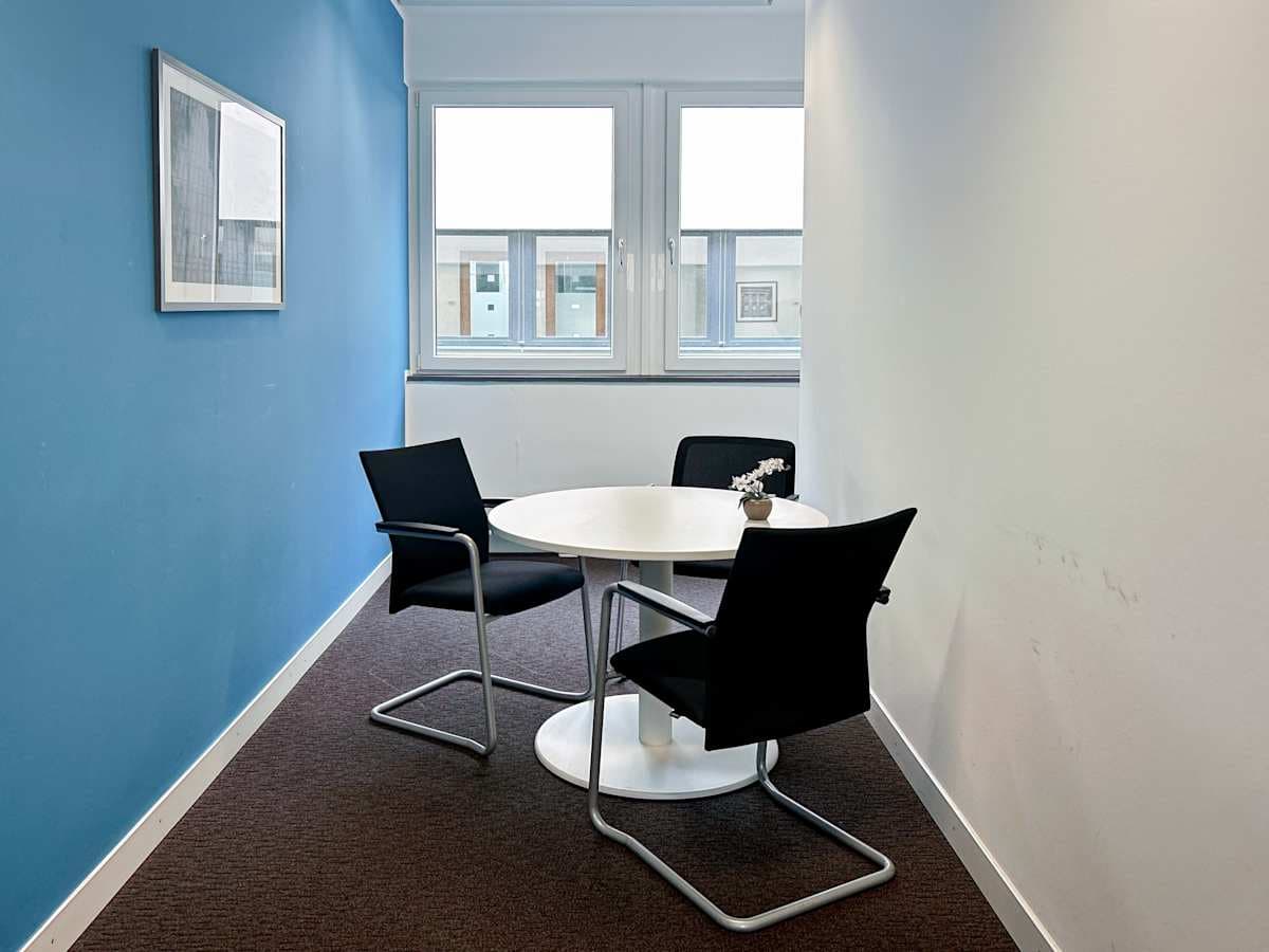 Regus - Cologne Waidmarkt interior photo 10