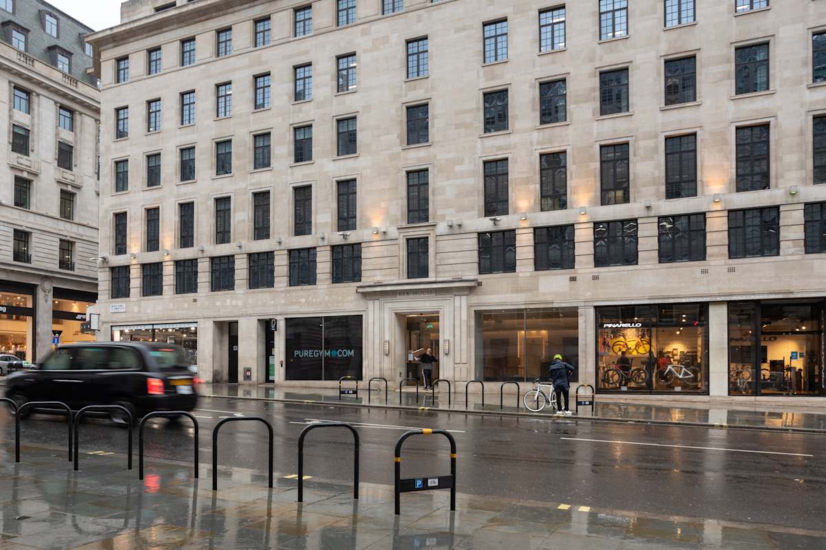 Regus - London, St James interior photo 1