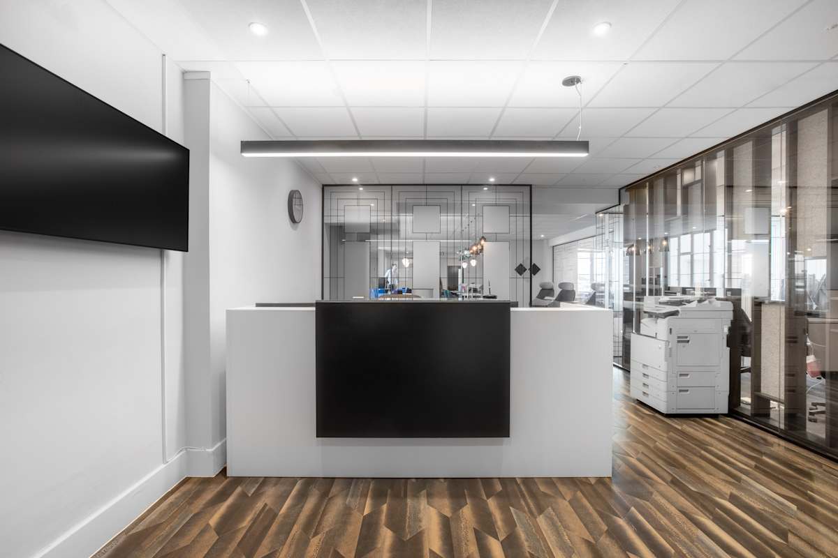 Regus - London, Victoria - Grosvenor Gardens interior photo 2