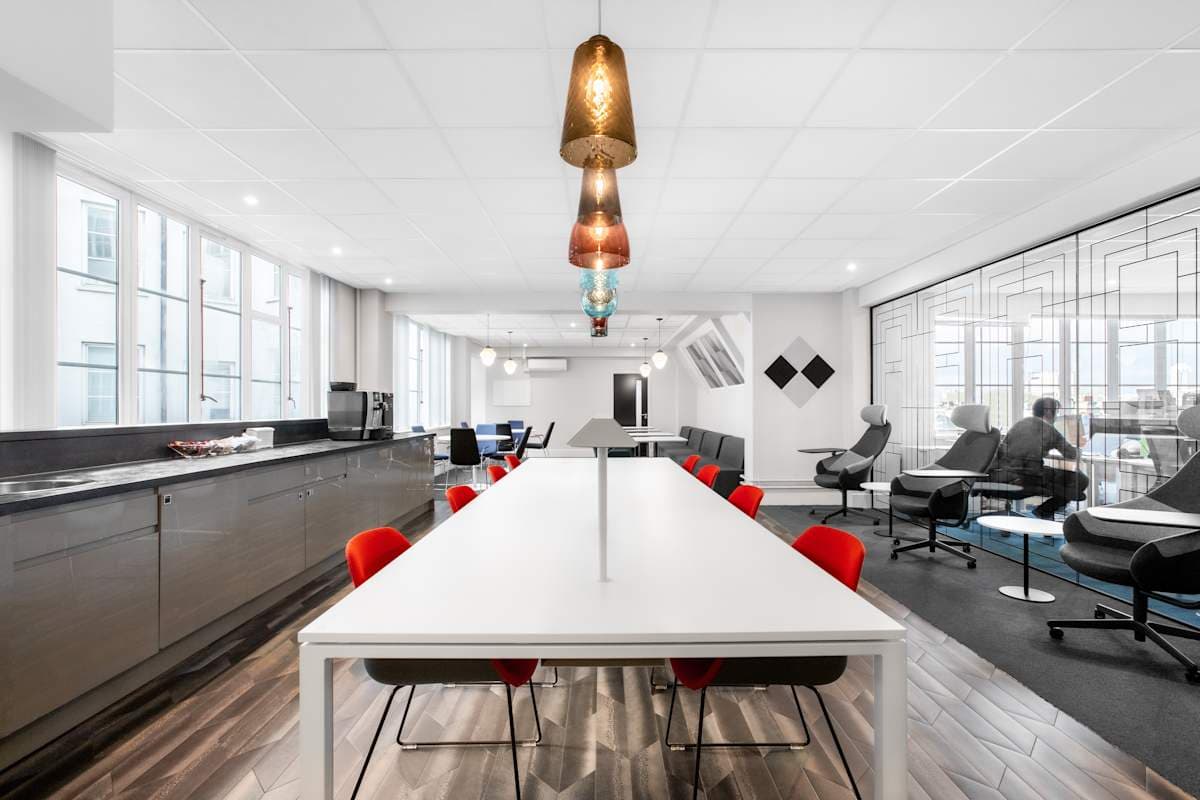 Regus - London, Victoria - Grosvenor Gardens interior photo 5