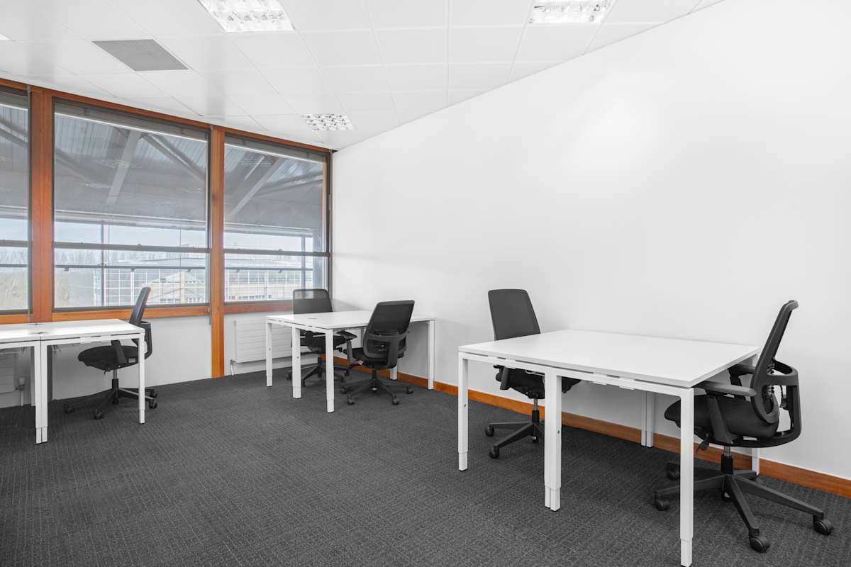 Regus - Heathrow, Stockley Park, The Square interior photo 4