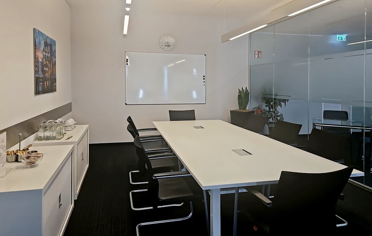 Regus - Hamburg, Neuer Wall interior photo 3