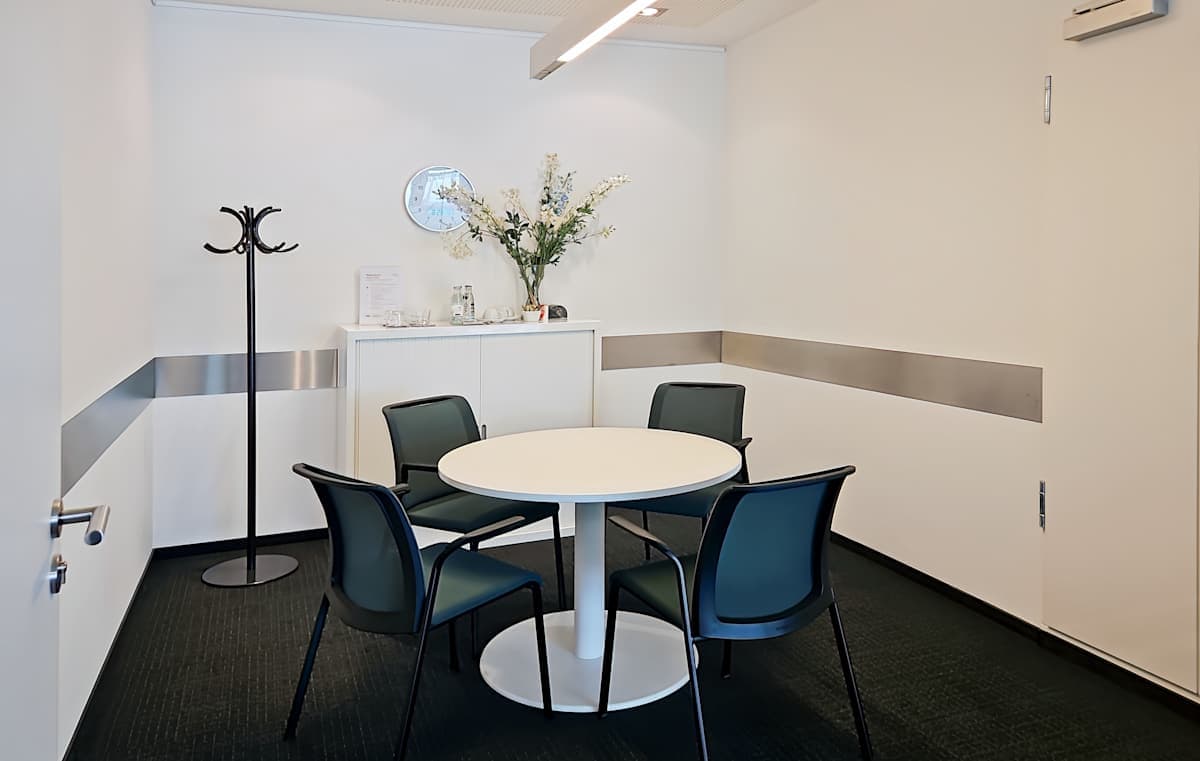 Regus - Hamburg, Neuer Wall interior photo 9