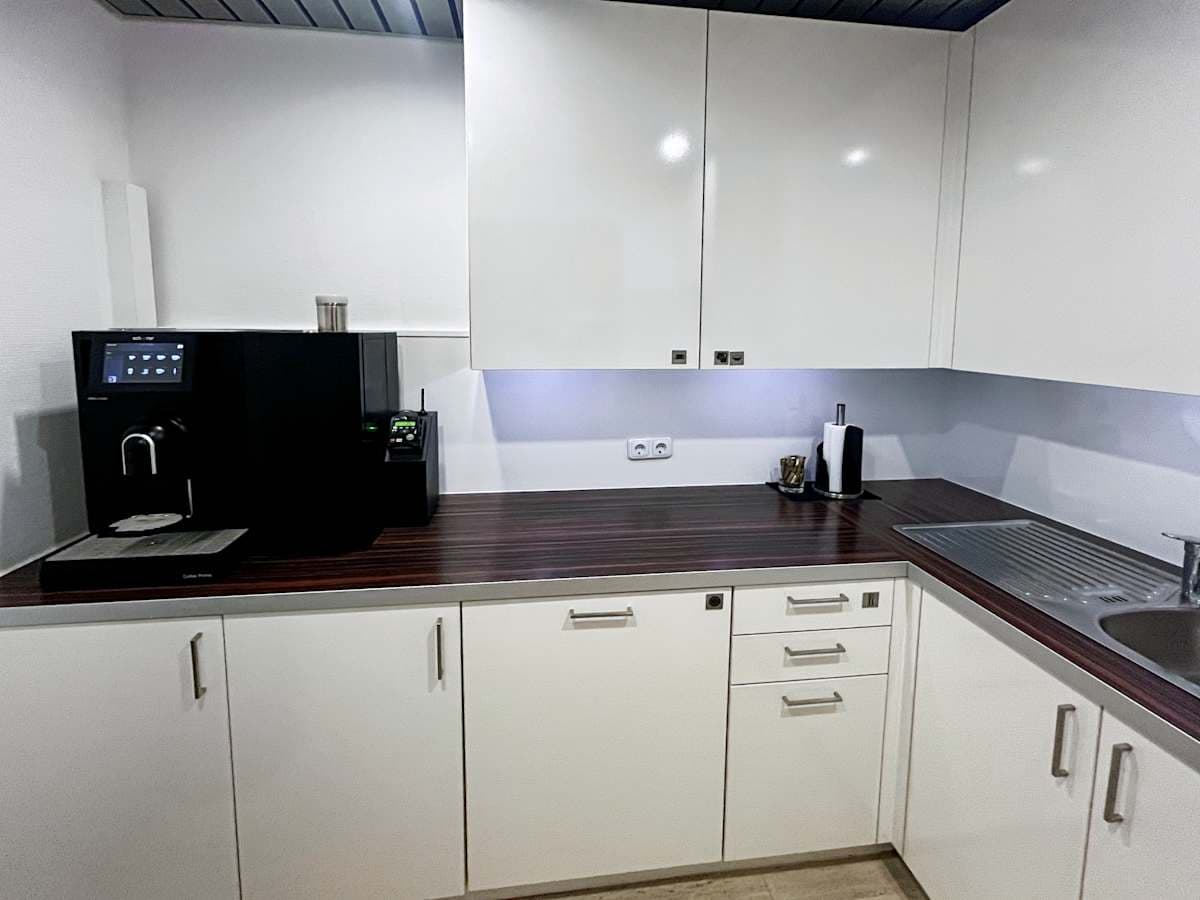HQ - Essen, Ruhrallee interior photo 6
