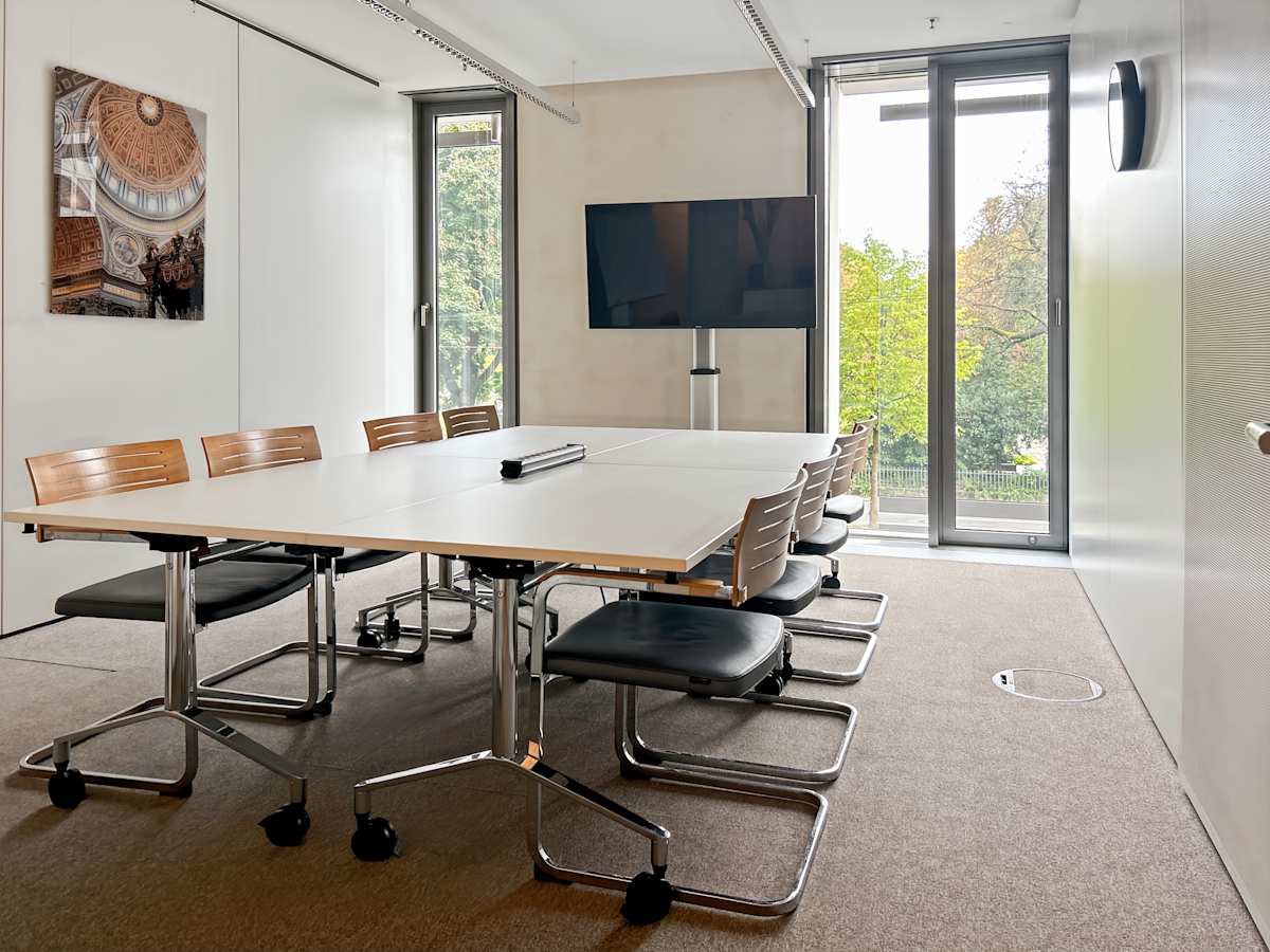Signature by Regus Dusseldorf Königsallee 61 interior photo 3