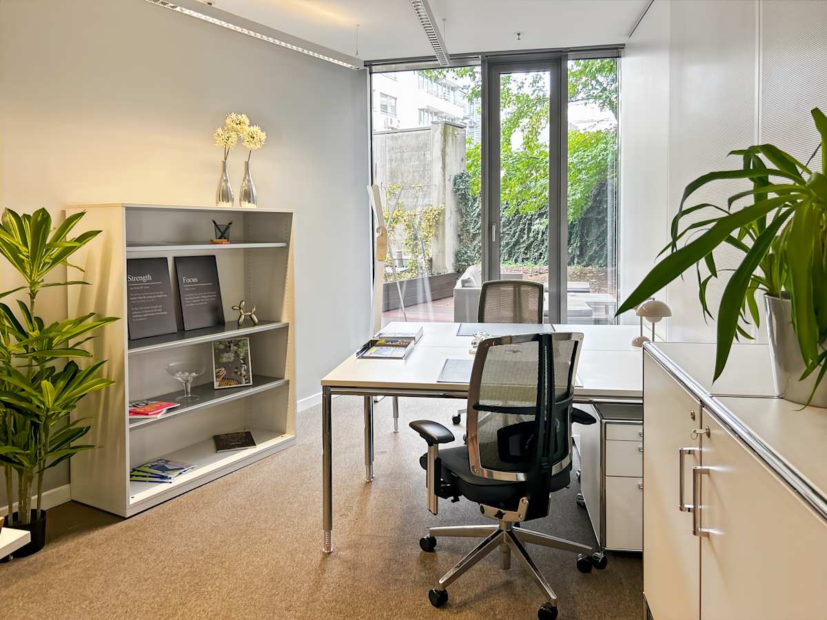 Signature by Regus Dusseldorf Königsallee 61 interior photo 4