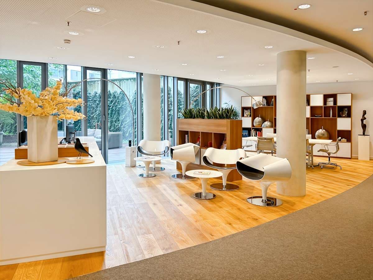Signature by Regus Dusseldorf Königsallee 61 interior photo 5