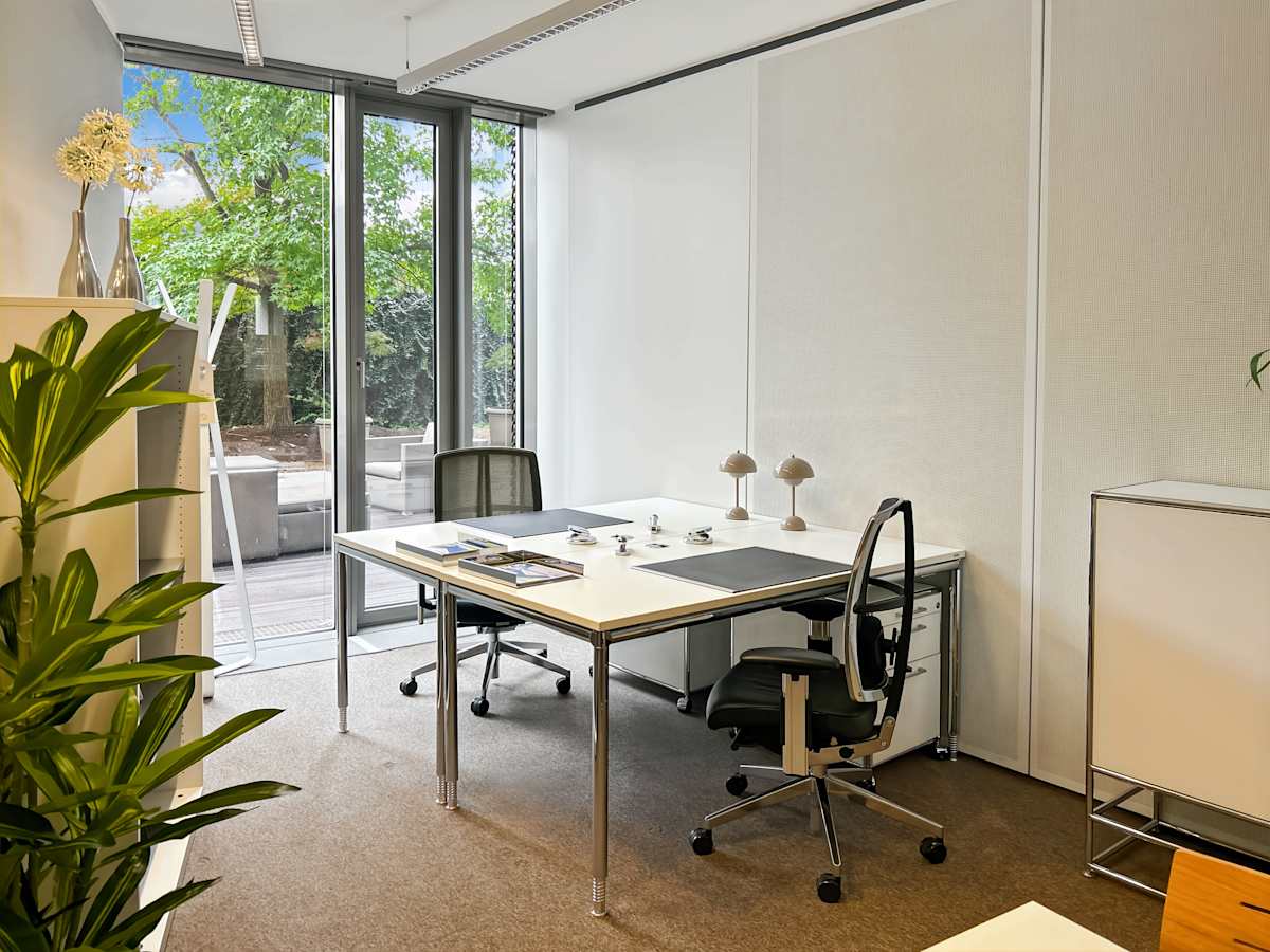 Signature by Regus Dusseldorf Königsallee 61 interior photo 7