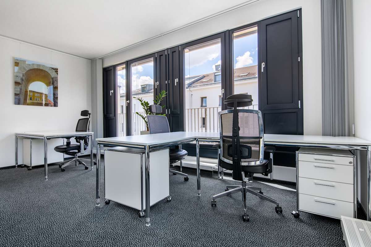 Regus München Leopoldstraße interior photo 3