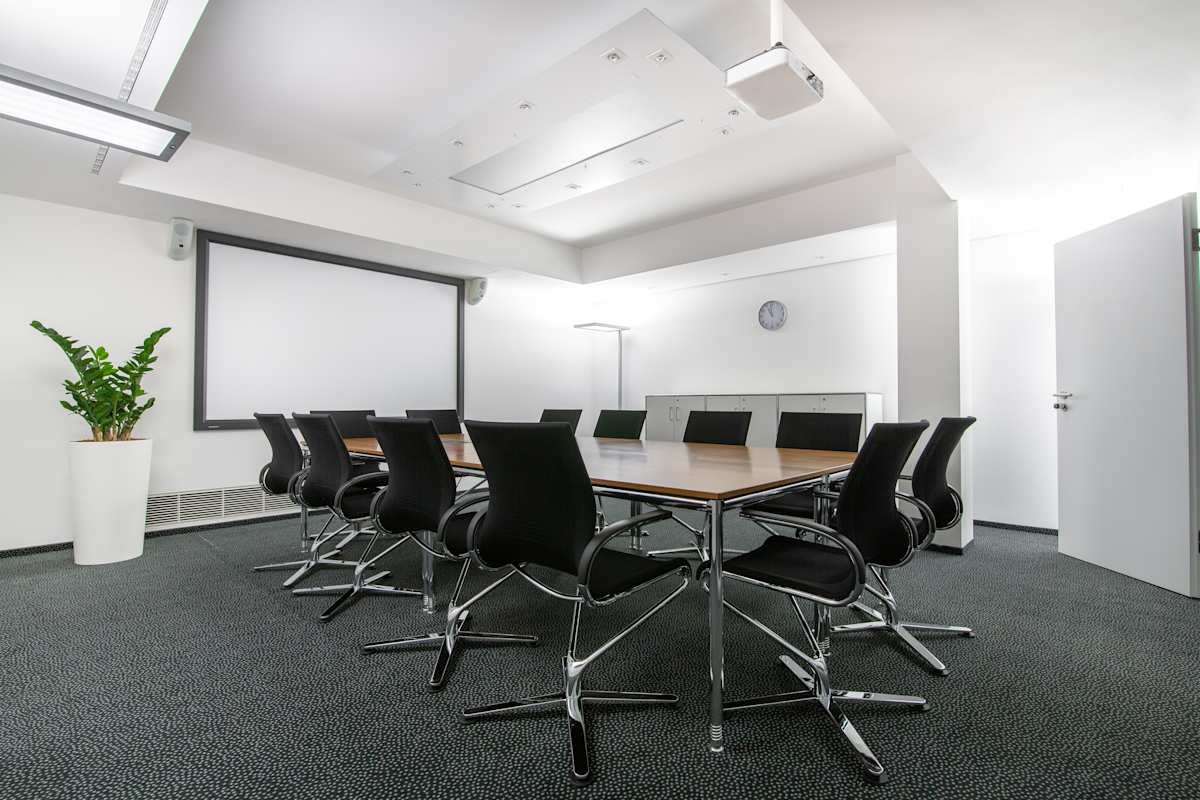 Regus München Leopoldstraße interior photo 5