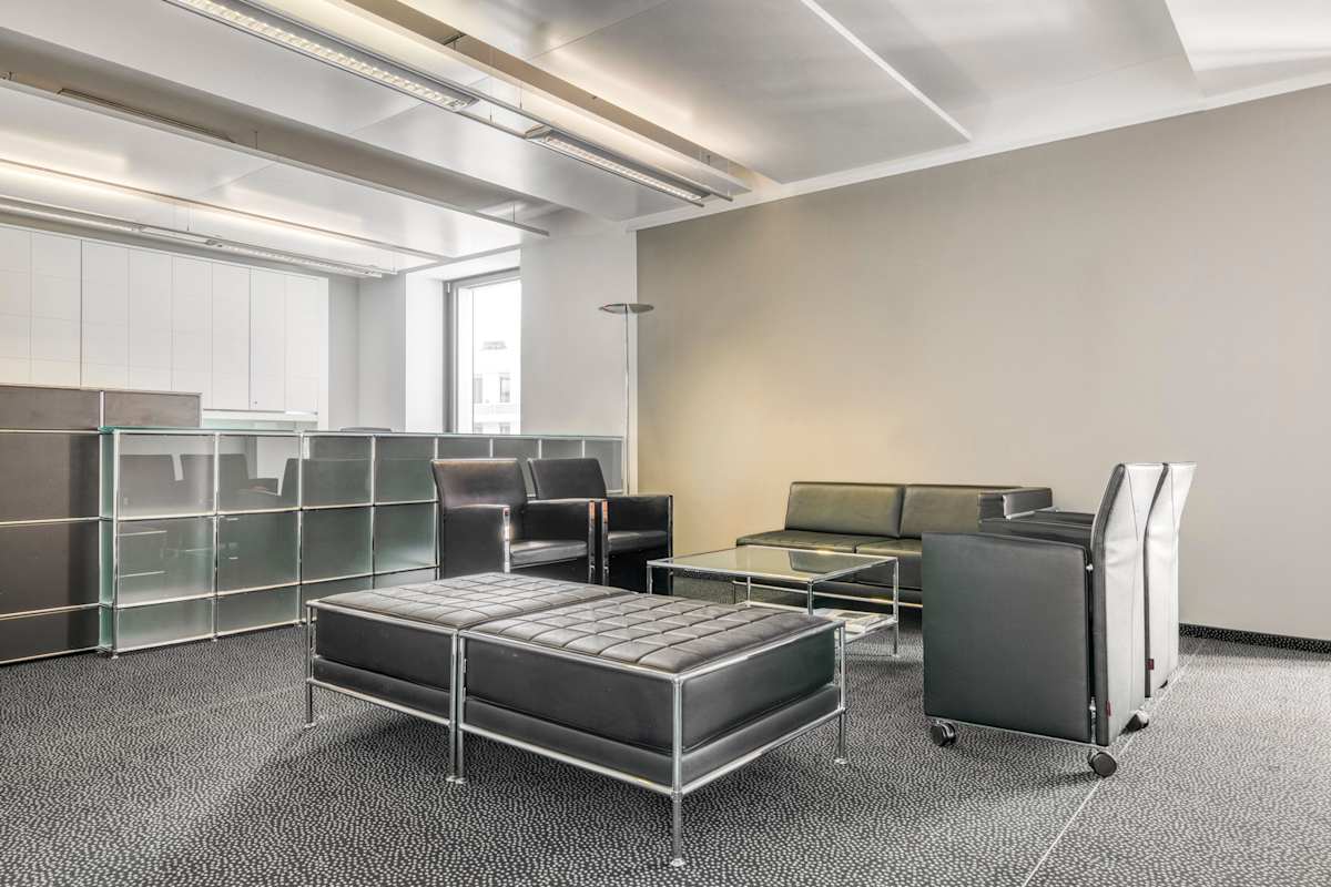 Regus Munich Stachus interior photo 5