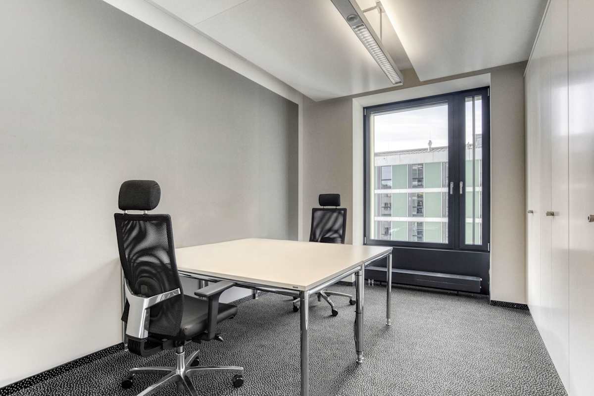 Regus Munich Stachus interior photo 7
