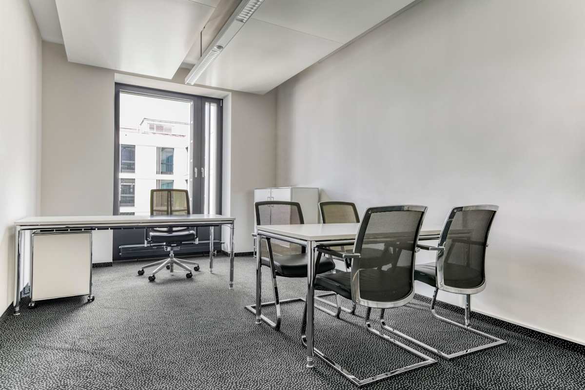 Regus Munich Stachus interior photo 9