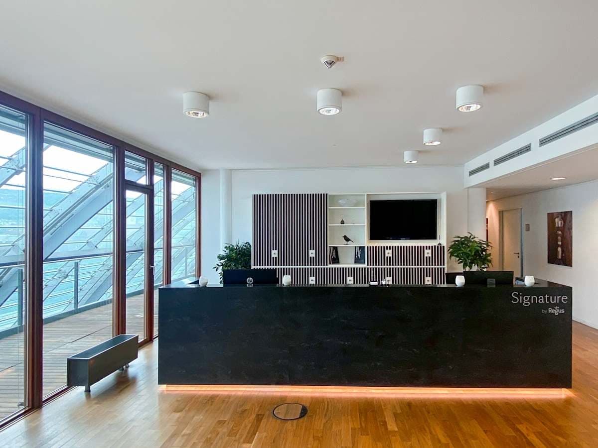 Signature by Regus - Stuttgart, Signature Konigstrasse 26 interior photo 2