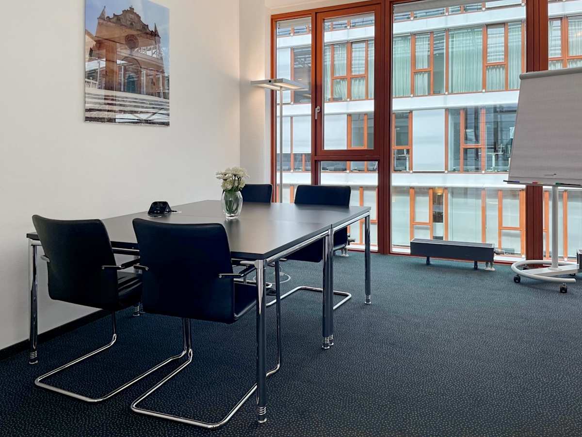 Signature by Regus - Stuttgart, Signature Konigstrasse 26 interior photo 6