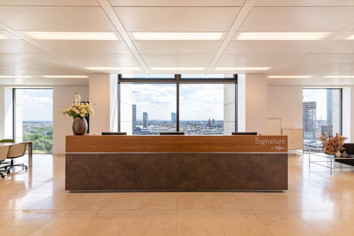 Signature by Regus - Frankfurt, Signature OpernTurm interior photo 2