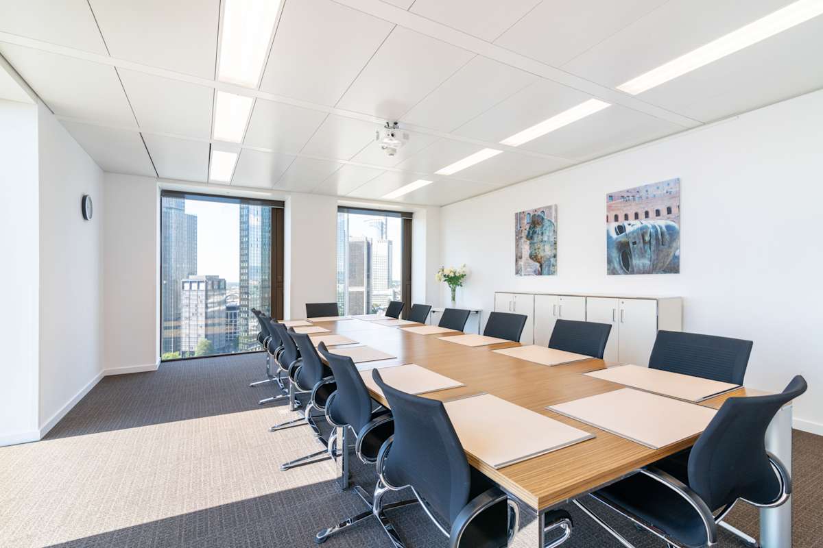Signature by Regus - Frankfurt, Signature OpernTurm interior photo 3