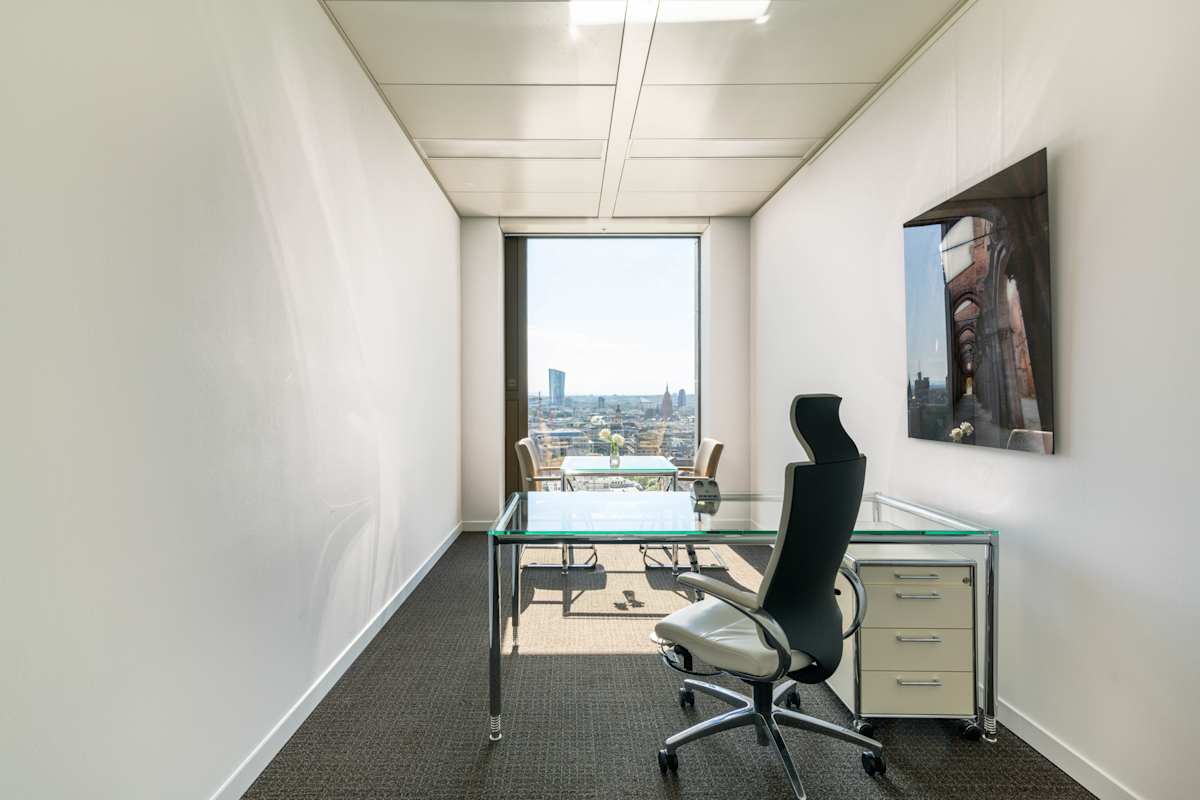Signature by Regus - Frankfurt, Signature OpernTurm interior photo 4