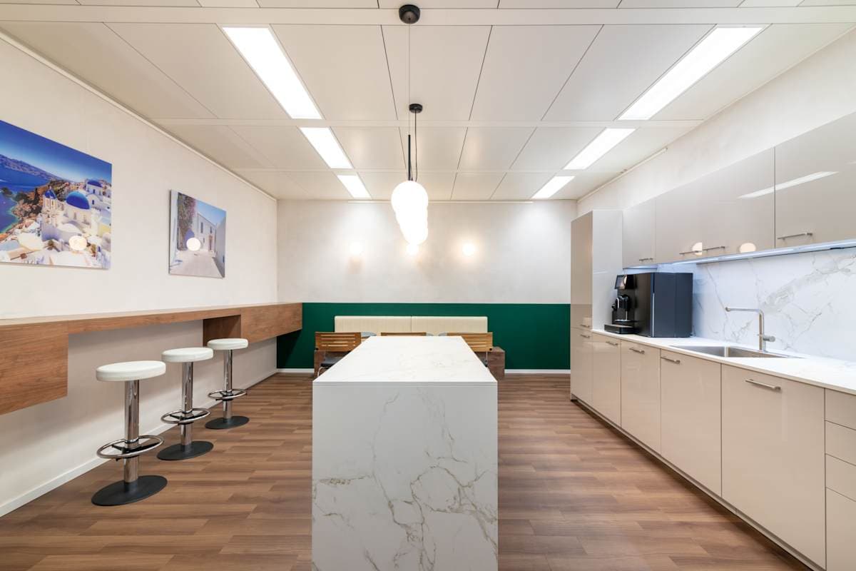 Signature by Regus - Frankfurt, Signature OpernTurm interior photo 6