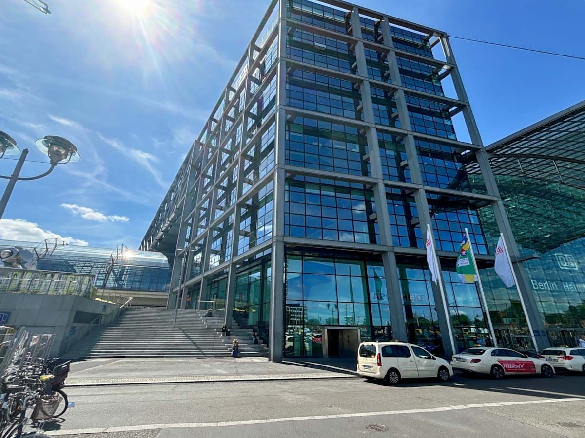 Regus Berlin Hauptbahnhof interior photo 2