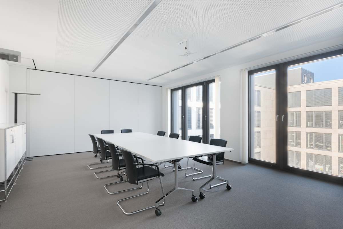 Regus Berlin Brandenburg Airport interior photo 3