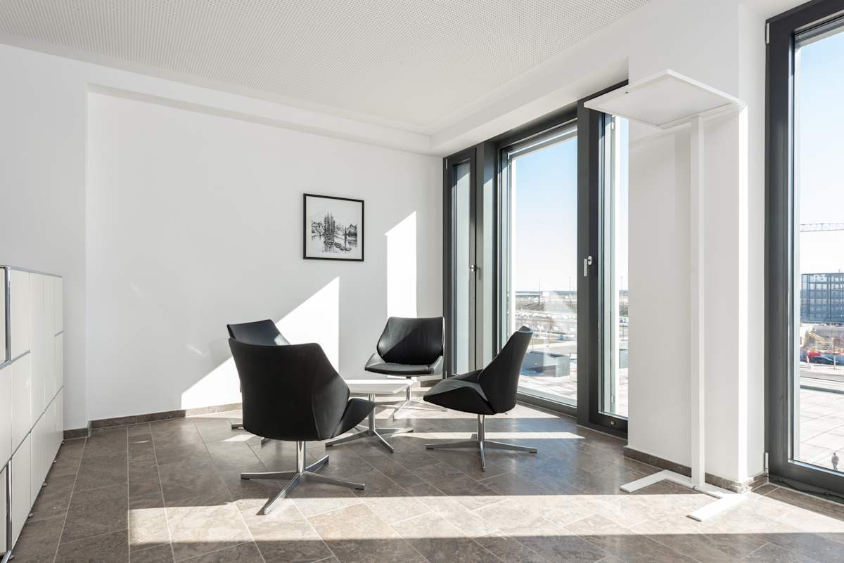 Regus Berlin Brandenburg Airport interior photo 5