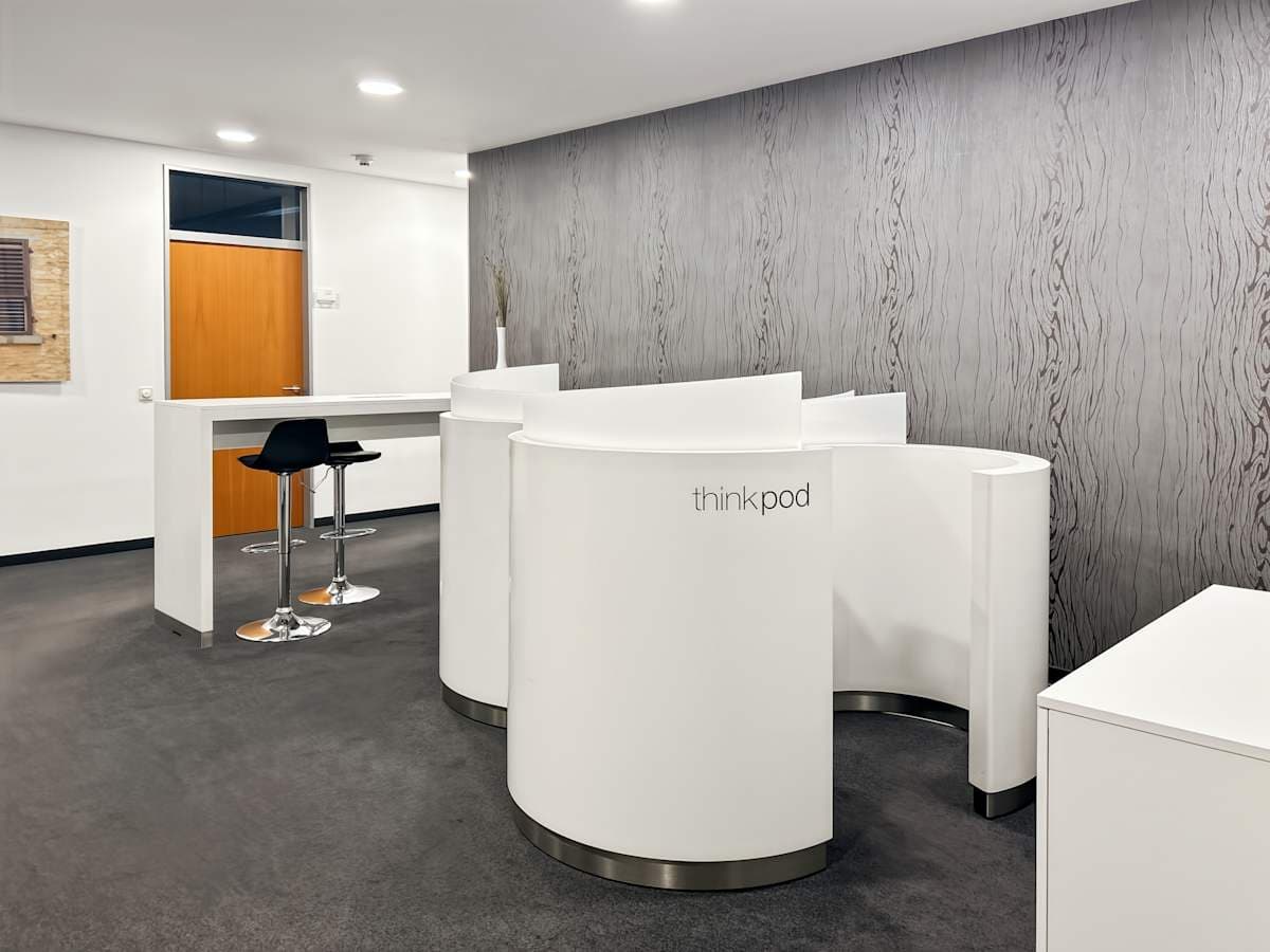 Regus Neuer Zollhof interior photo 9