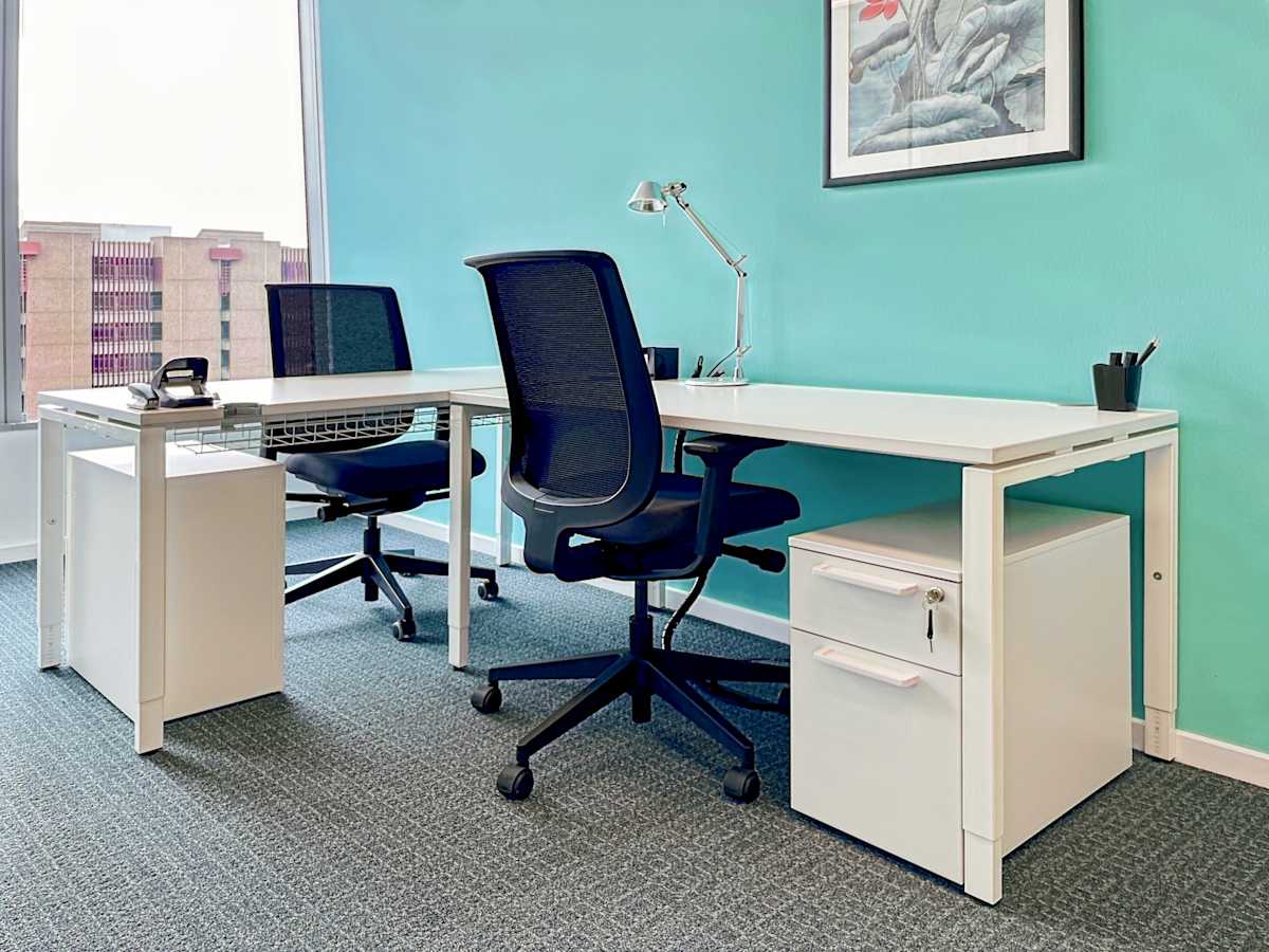 Regus The Squaire Business & Conference centre interior photo 10