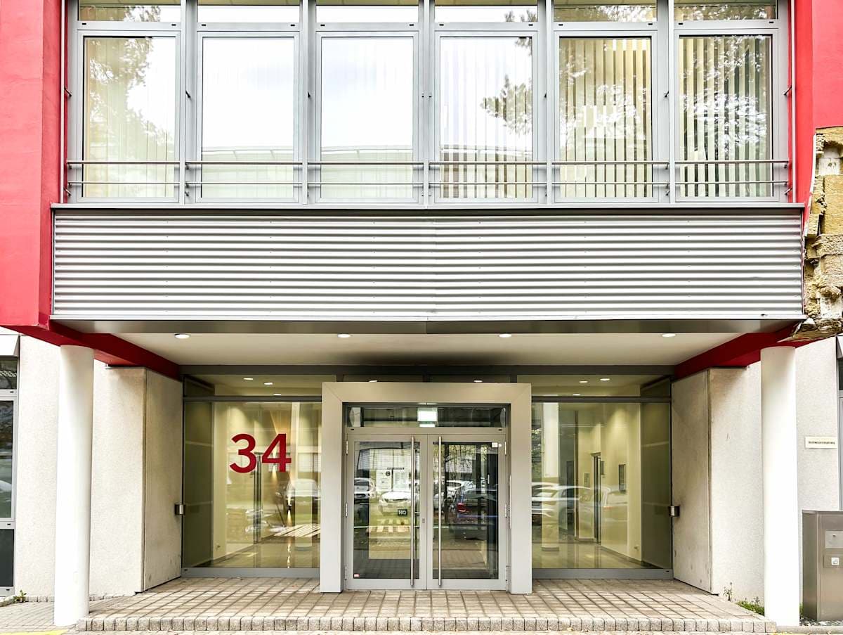 HQ - Neu-Isenburg, Dornhoffstrasse interior photo 2