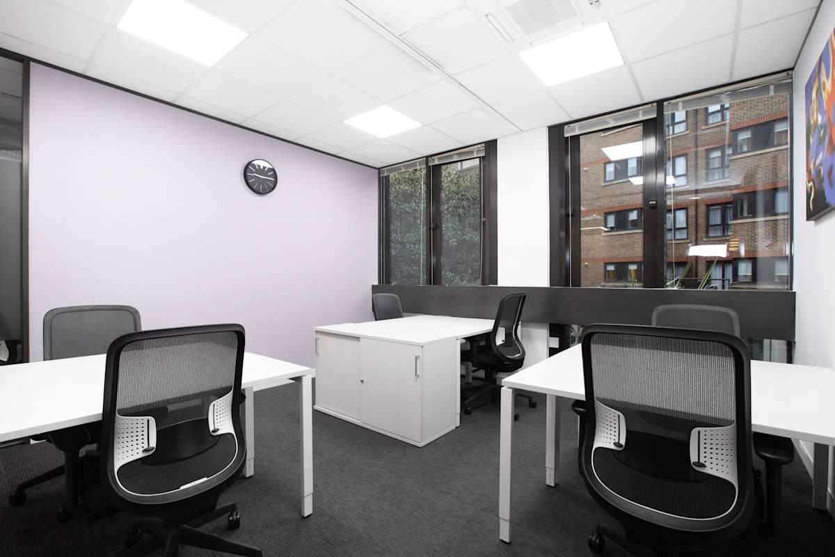 Regus - London, High Street Kensington interior photo 4